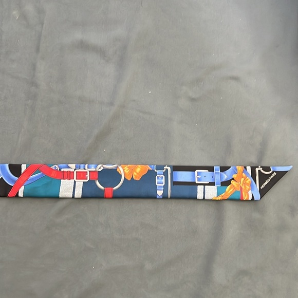 Hermes scarf 33x2”
Wore one time only, excellent condition - Picture 7 of 10